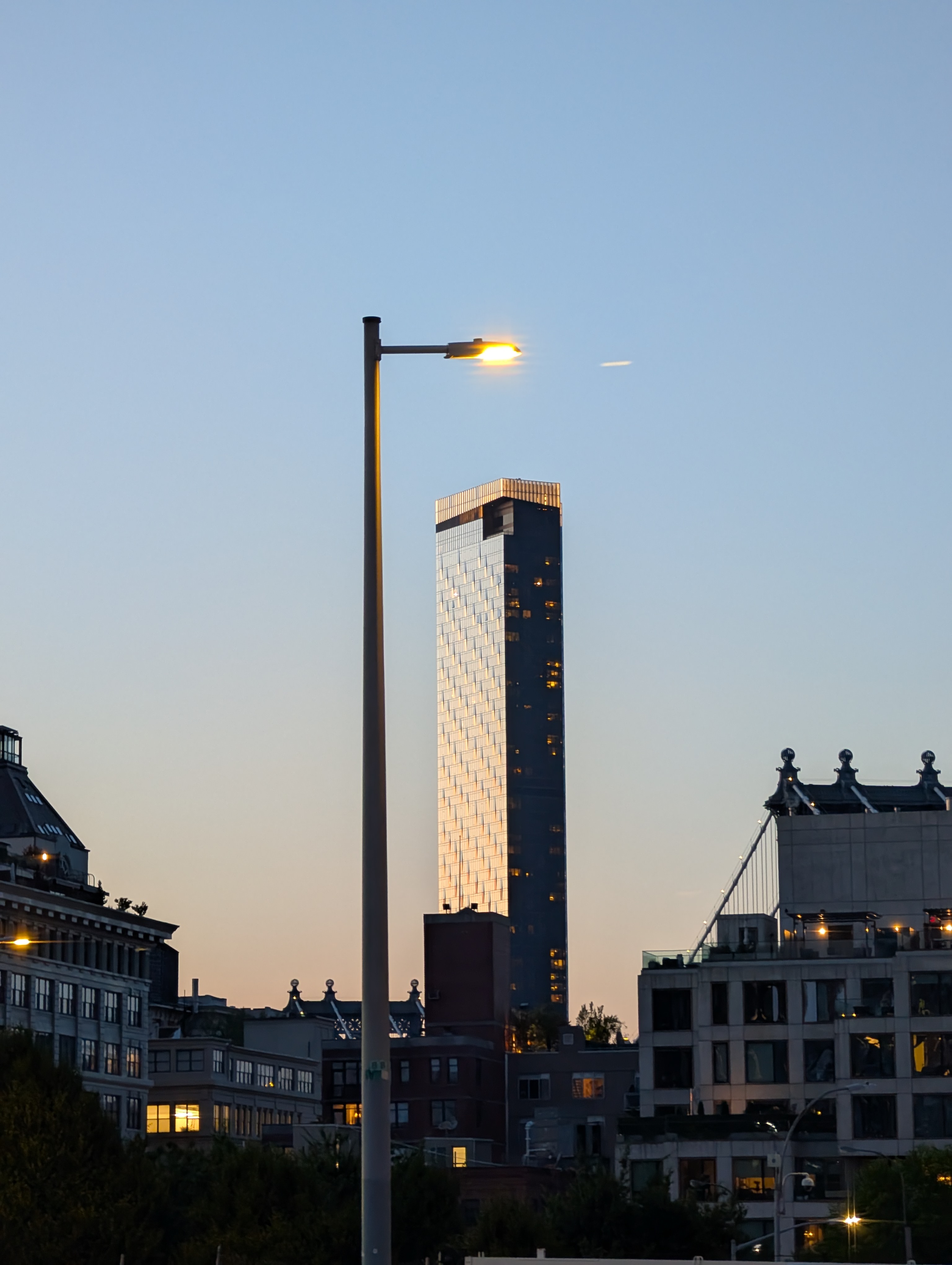 PXL_20250809_002056071