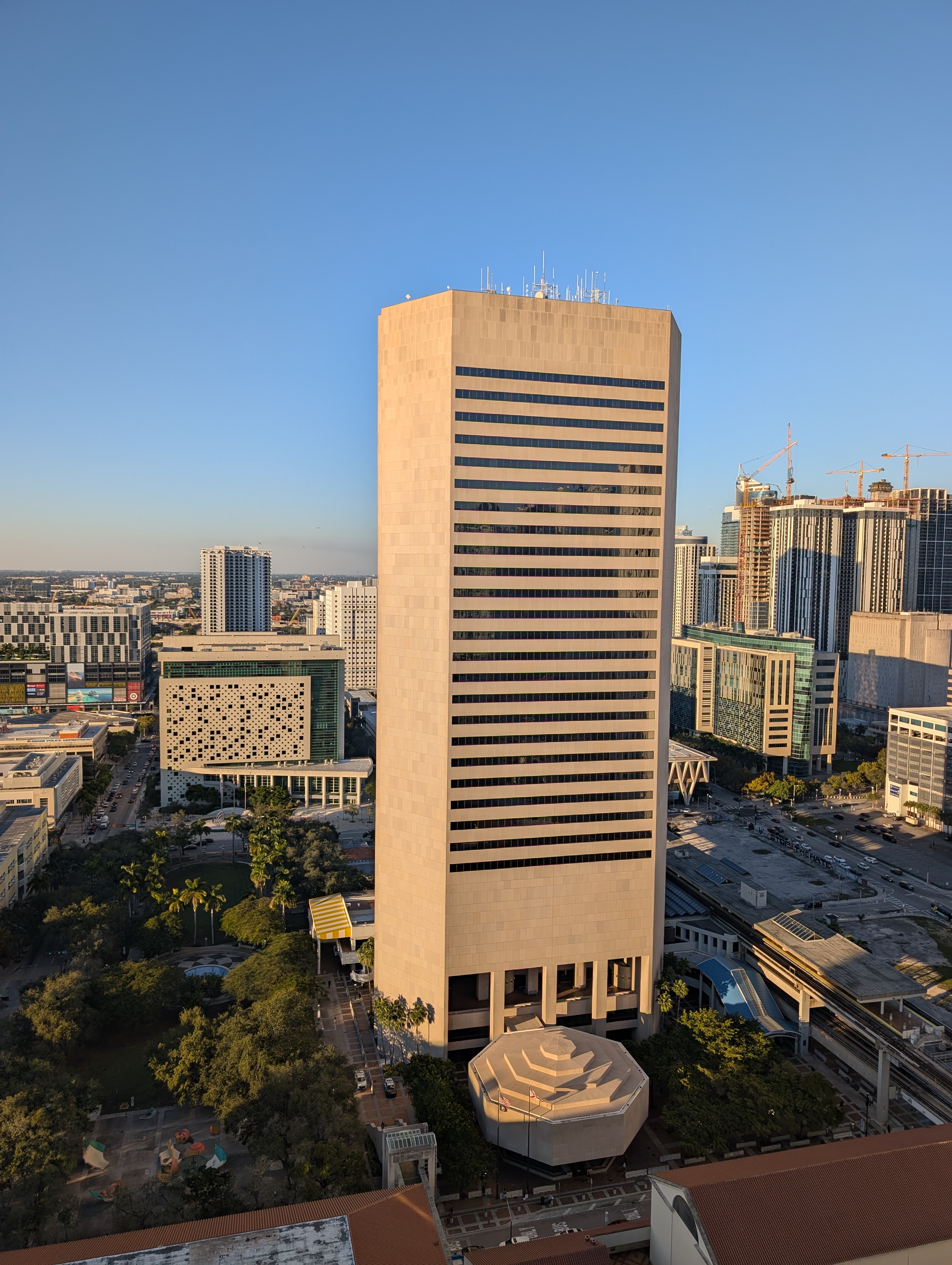 PXL_20260202_221948512