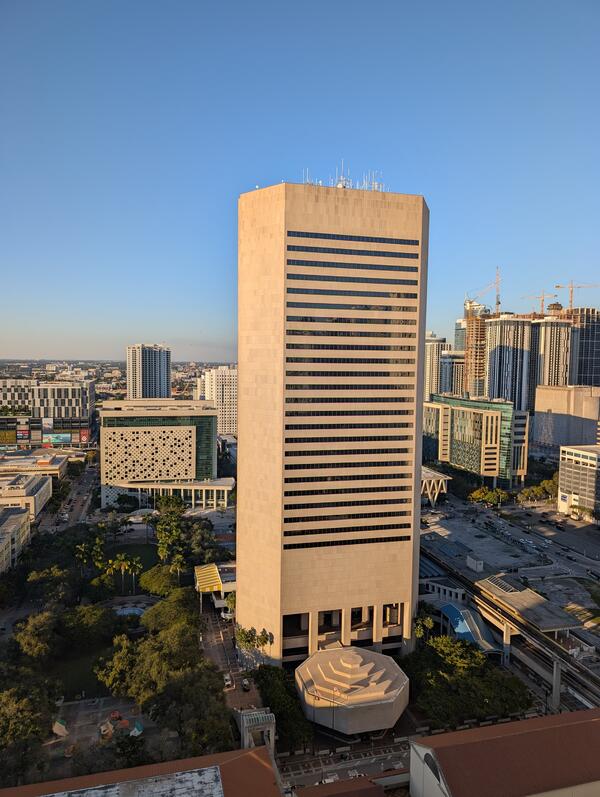 PXL_20260202_221948512